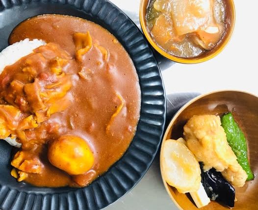 つなぐの実写真：オムライスの昼食