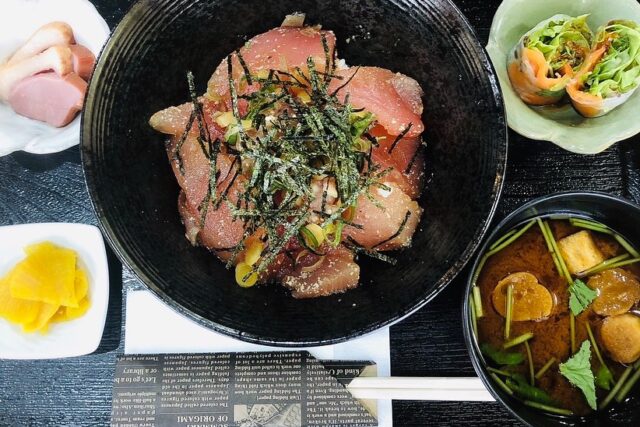 つなぐの実写真：まぐろ丼の一例